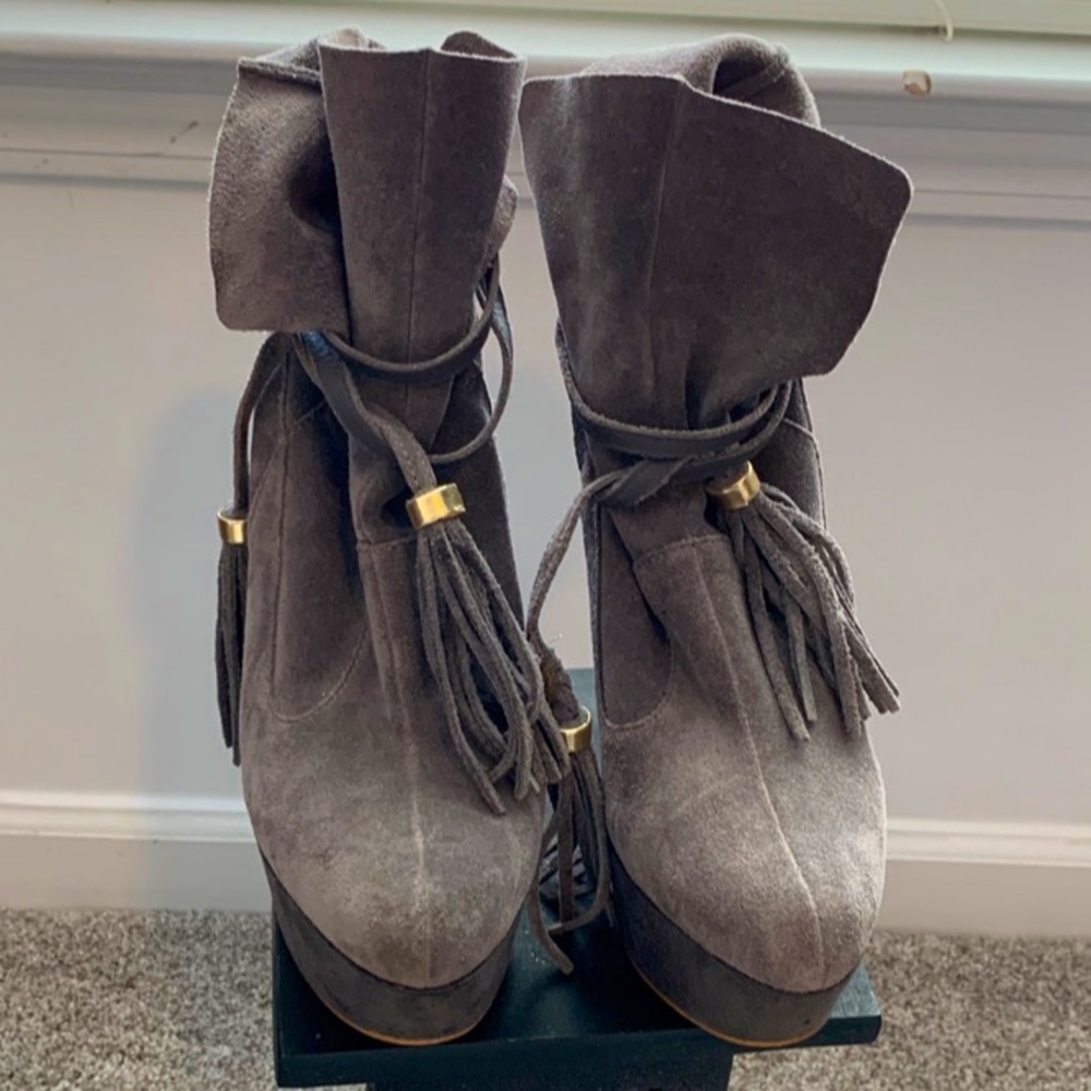 Colin Stuart Booties In Great Condition . Grey Su… - image 1